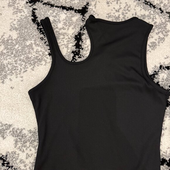 2-Piece Black Bodysuit Set – Sleek & Versatile Wardrobe Staples 🖤 - Picture 2 of 4